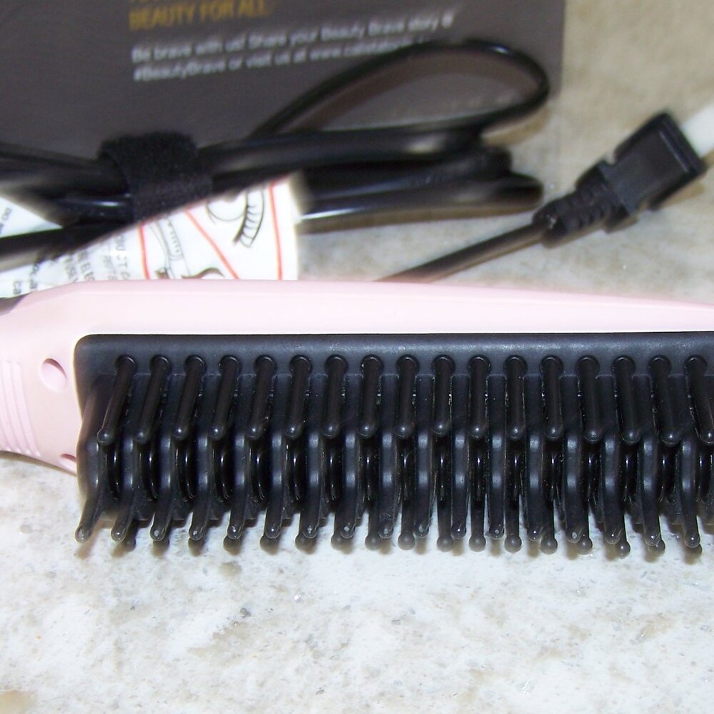 Calista TrianglPro Heated Detailer Brush Hair Styling Tool - Picture 4 of 5